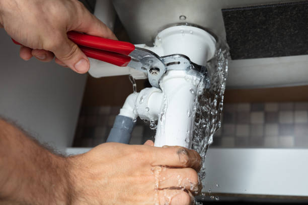 Best 24/7 water damage repair  in Country Clu, CA